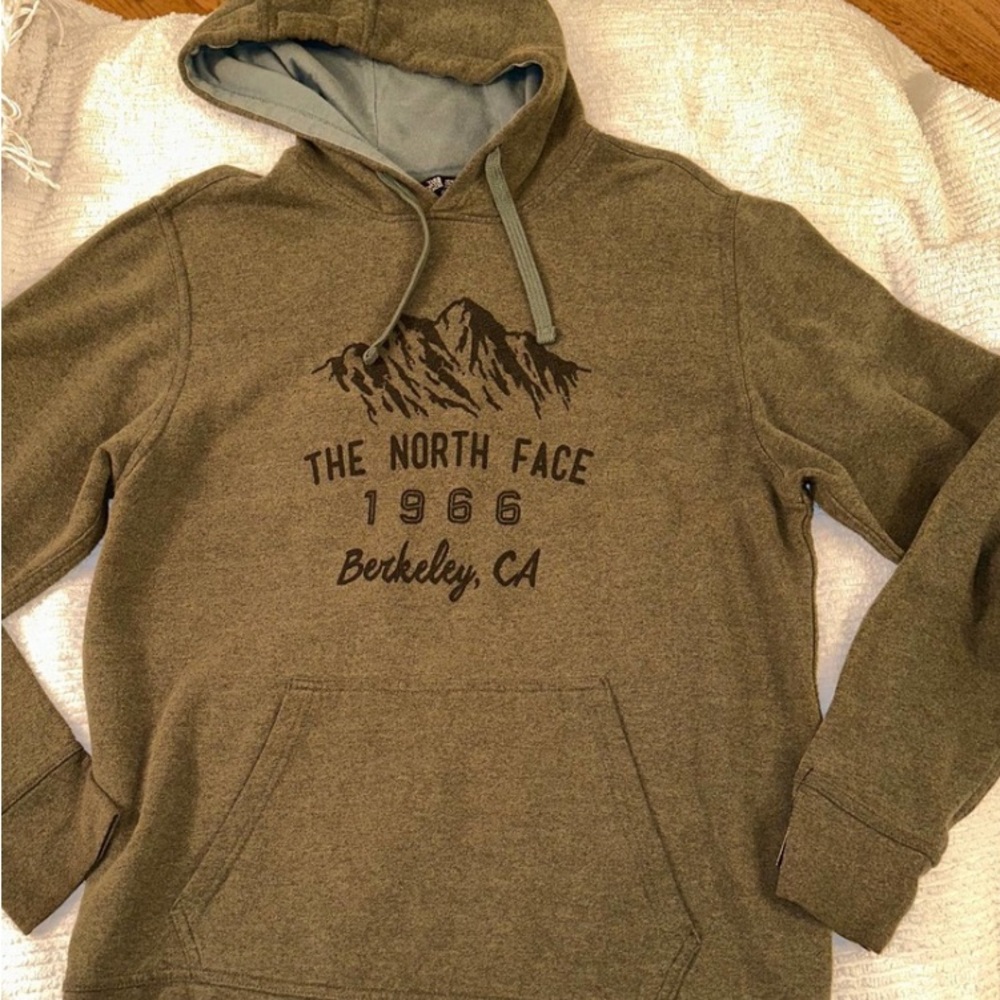 NWOT NORTH FACE BERKELEY CALIFORNIA 1966 HOODIE RECYCLED COTTON VINTAGE GRAPHIC